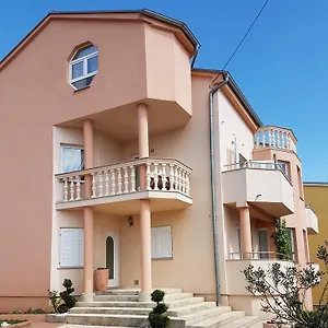 Suzana , Novi Vinodolski Horvátország